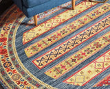 Tapis rond avec motif et design ancien