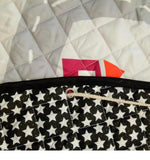 le dessous de ce tapis