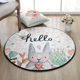 Petit lapin animal est le motif de ce tapis rond