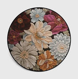 Les fleur sont les motif qui son disposé sur ce tapis rond