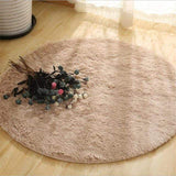 Tapis rond avec long poils agréable