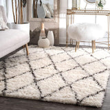 Mise en situation dans un salon où on voit un tapis beige de salon modèle carreaux