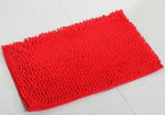 tapis en microfibre de couleur rouge 