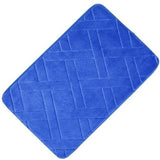 Le bleu est la couleur de ce tapis de bain