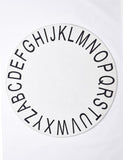 Tapis rond blanc avec les lettres de l'alphabet
