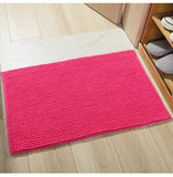 Joli couleur rose de ce tapis de bain petite taille