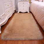 Magnifique tapis de salon bien poullue pour canapé