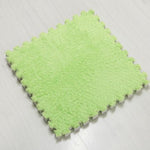 dalle de puzzle vert en velours pour tapis de salon
